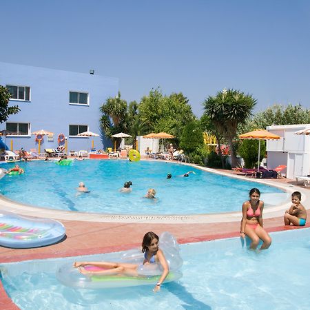 Hotel Asteria Ágios Kírykos Екстериор снимка