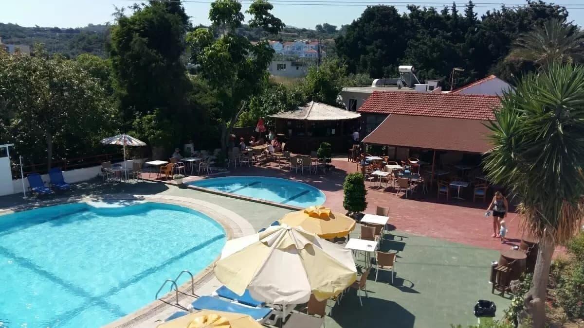 Hotel Asteria Ágios Kírykos Екстериор снимка