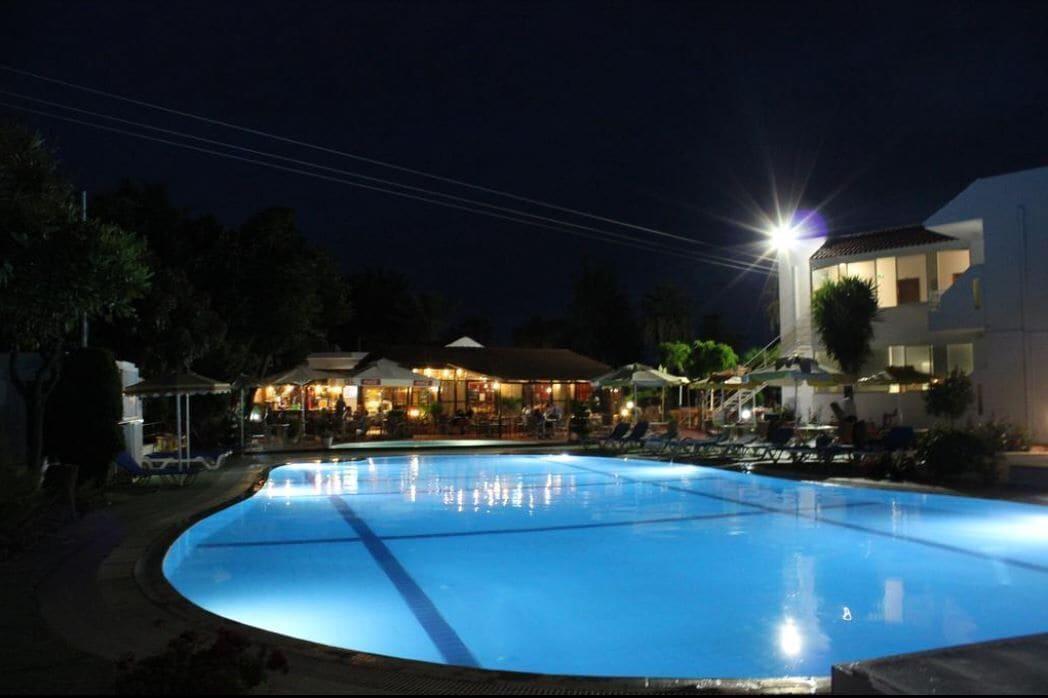 Hotel Asteria Ágios Kírykos Екстериор снимка