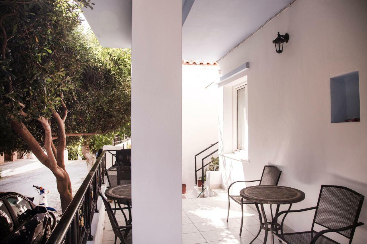 Hotel Asteria Ágios Kírykos Екстериор снимка